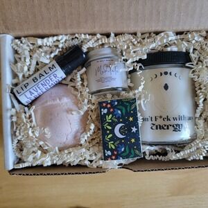 Daily Mantra Gift Set Candles Lip Balm Bath Bomb Matches‎ Self Care Box